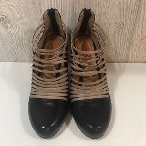 Miz Mooz Fanning Strappy Black and Tan Heels Size 7